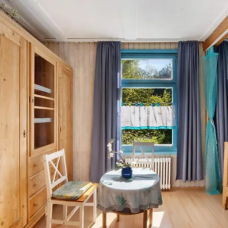 Beim Alenbrunnen Holiday home Muensingen